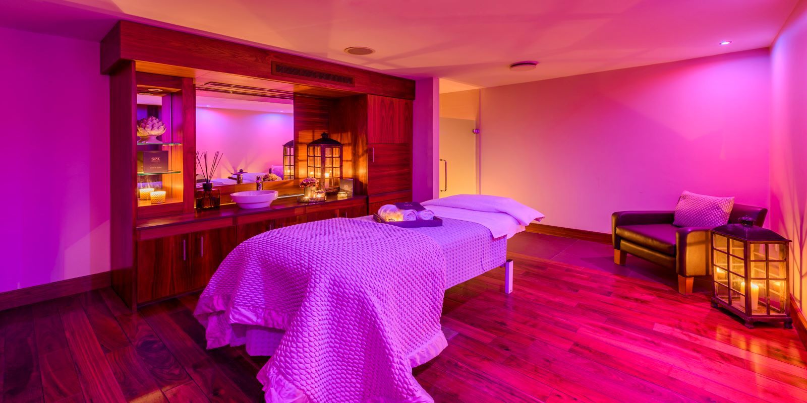 Shearwater Hotel - Spa CMS Treatment room
