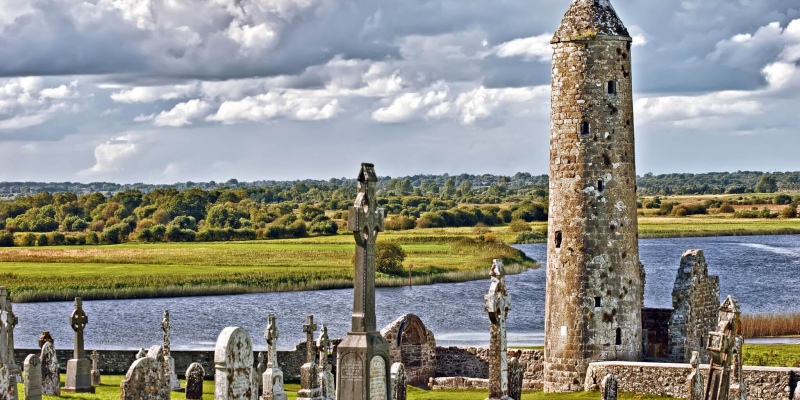 whats on whats on clonmacnoise 2048x1024