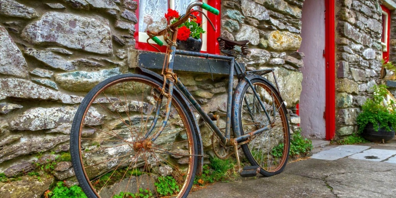 rusty bike 2048x1024